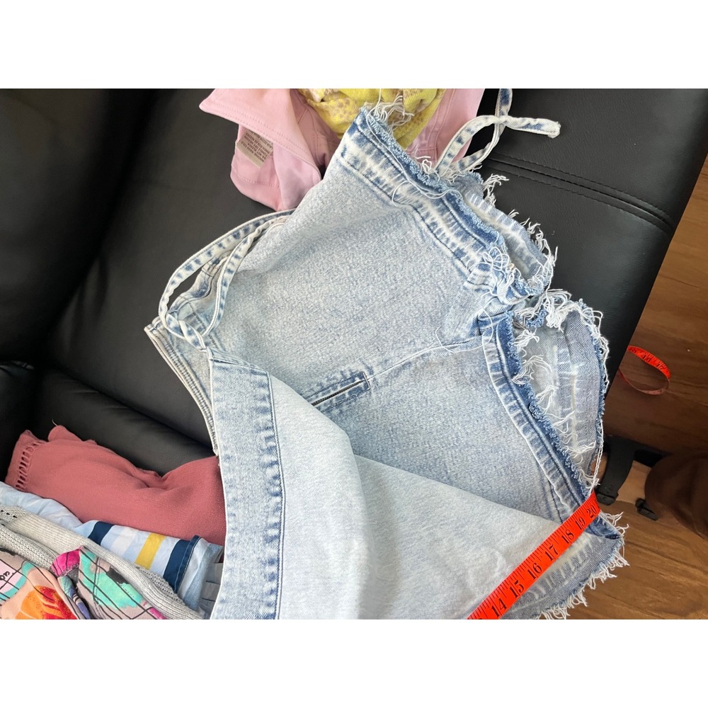 SO Light Wash Denim Wrap Skort with Side Tie and Frayed Hem Size 5 - Picture 4 of 8